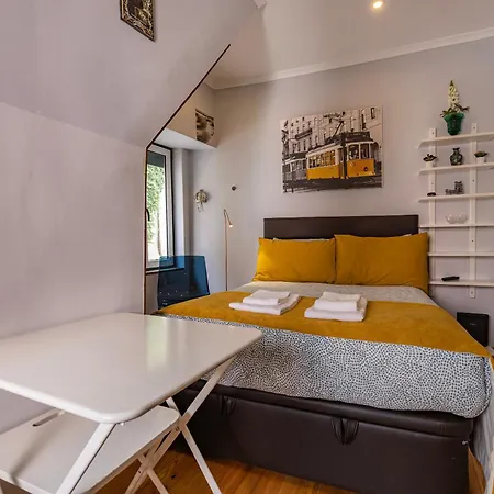 Castelo Village By Lovelystay 리스본